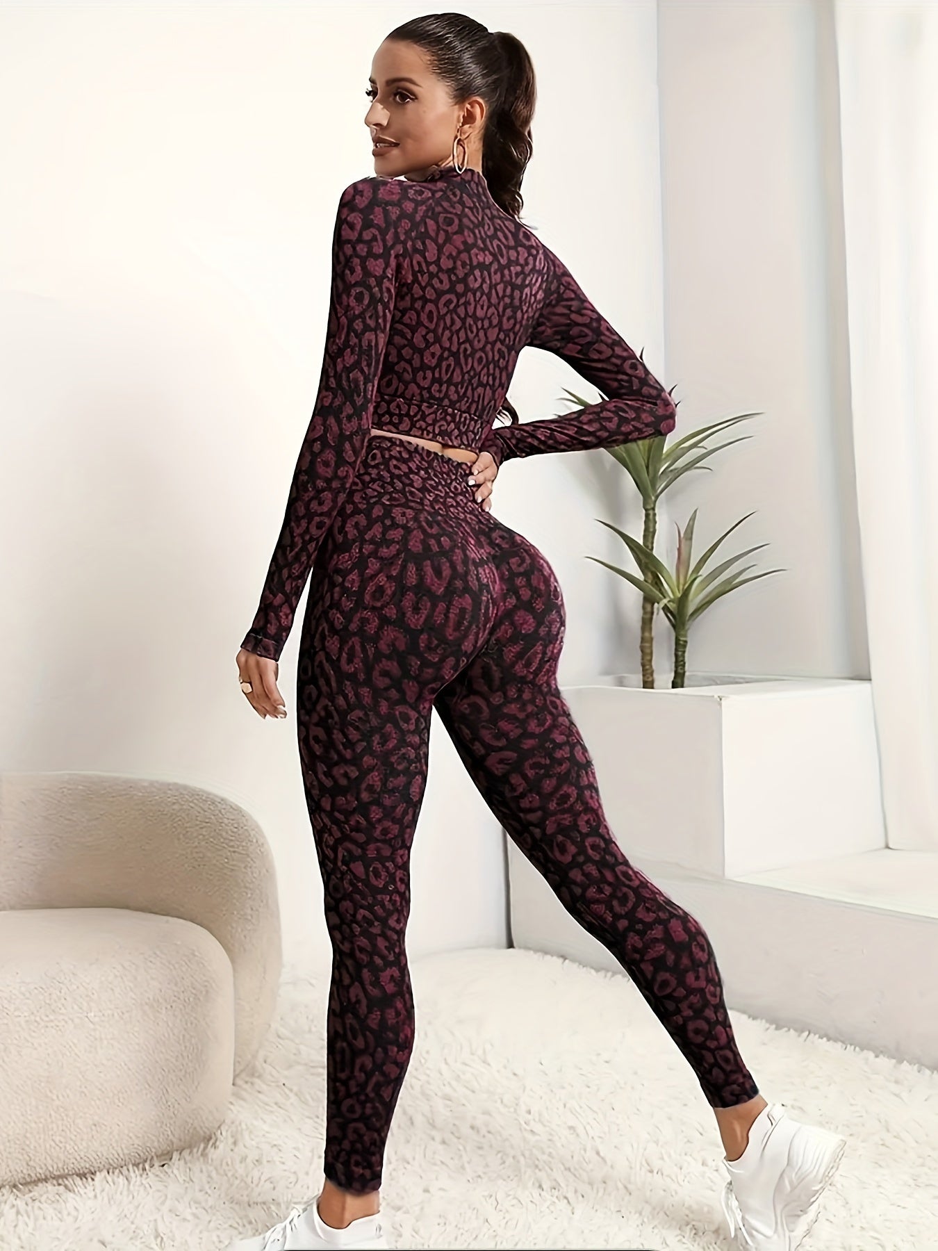 Women's Leopard Print Yoga Suit, 2-Piece Athletic Set, High Waist Leggings and Crop Top, Stretchy Sportswear, Quick-Dry Fitness Outfit, Gym Activewear Set.