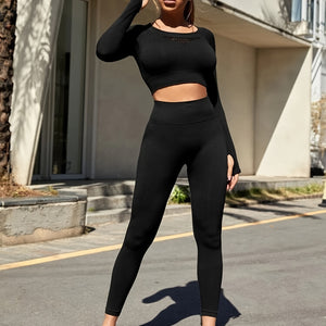 Upgrade Your Workout with our Seamless Yoga Suit - Long Sleeve Crop Top & High Waist Leggings for Women.