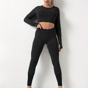 Upgrade Your Workout with our Seamless Yoga Suit - Long Sleeve Crop Top & High Waist Leggings for Women.