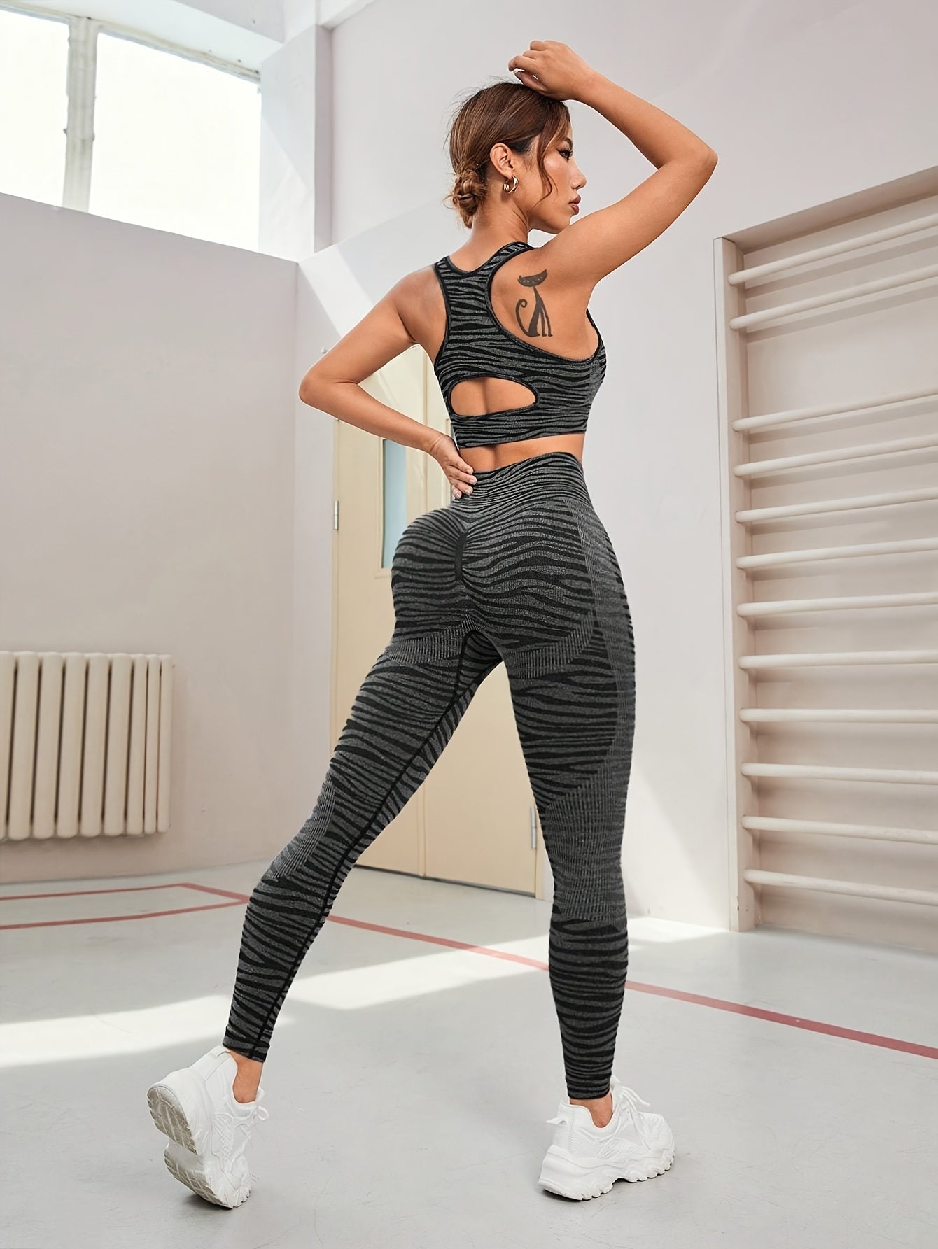 Women's Athletic Yoga Set, 2-Piece Sports Outfit, Seamless Striped Activewear, High Waist Leggings And Crop Top, Gym Workout Clothes, Comfort Stretch Fitness Apparel.